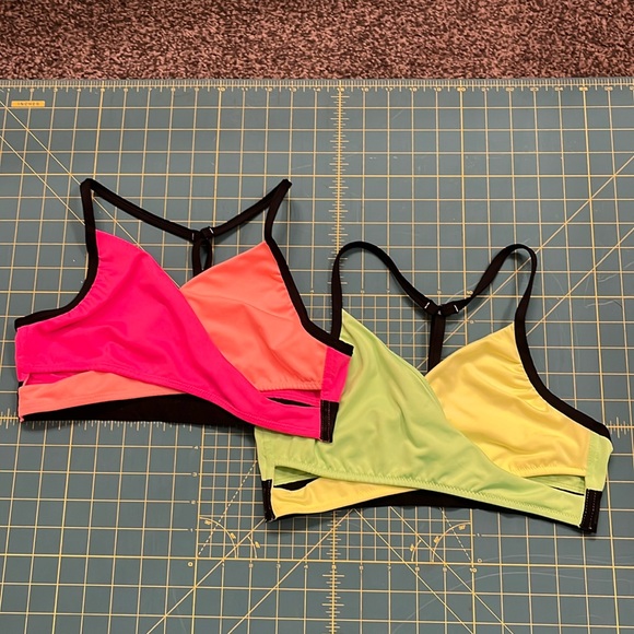 Two Victoria secrets PINK swimsuit t back tops size small - Picture 1 of 2